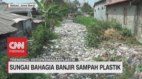 VIDEO: Sungai Bahagia Banjir Sampah Plastik