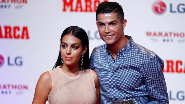 Bintang Juventus Cristiano Ronaldo mengakui punya rencana untuk menikah dengan sang kekasih, Georgina Rodriguez.