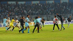 Keputusan Wasit Persela vs Borneo Sah Sesuai Aturan Main