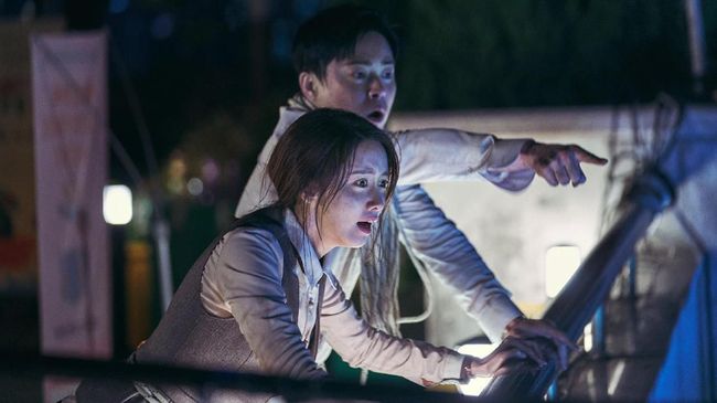 Merayakan pencapaian film EXIT yang menjadi salah satu film Korsel terlaris 2019, YoonA dan Jo Jung-suk memberikan persembahan khusus untuk penggemar.
