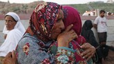FOTO: Lara Warga Pakistan Kala Rumah Dihantam Pesawat Militer Lara menyelimuti warga Pakistan ketika sebuah pesawat militer jatuh di perumahan mereka di Kota Rawalpindi pada Selasa (30/7) dan merenggut 17 nyawa.
