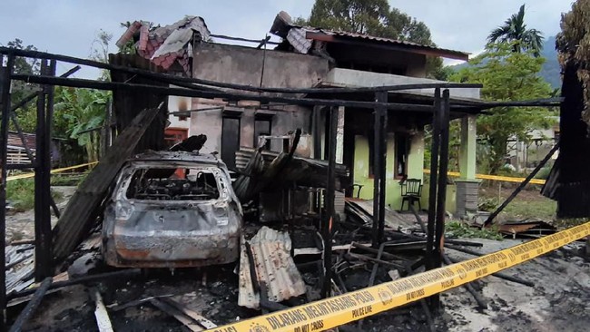 Polres Aceh Tenggara memeriksa enam saksi soal kebakaran rumah wartawan Serambi Indonesia. Pemilik rumah menduga kebakaran itu disengaja karena terkait berita.