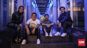 Meja Makan, Rahasia HIVI! Jaga Kekompakan