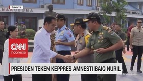 VIDEO: Presiden Teken Keppres Amnesti Baiq Nuril