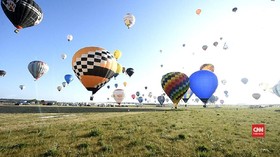 VIDEO: Ratusan Balon Udara Terbang di Langit Prancis