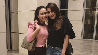 img-title Ayu Ting Ting & Tsania Marwa, Duo Janda yang Sedang Cari Cinta