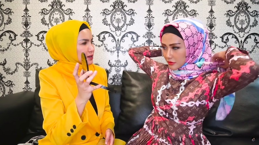 Rey Utami mengaku akan berhijab jika ia bebas dan keluar dari penjara.