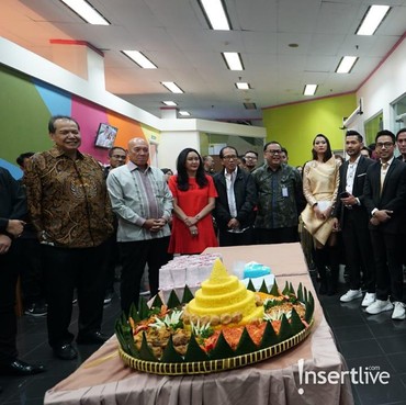 Kemeriahan Acara Potong Tumpeng HUT Insert ke-16