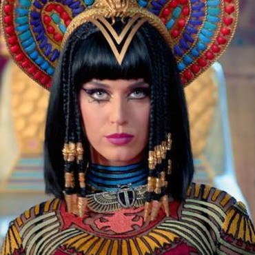 ARMY Geram Disebut Anak Kecil, Ini Pembelaan Fans Katy Perry