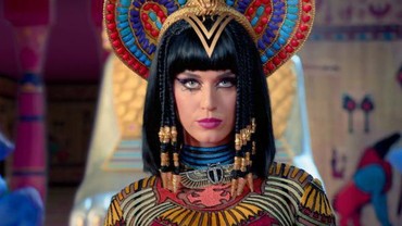 ARMY Geram Disebut Anak Kecil, Ini Pembelaan Fans Katy Perry