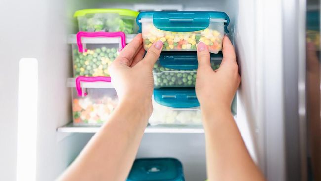 Alih-alih membuang makanan yang tidak habis, sisa makanan bisa disimpan di dalam kulkas. Berapa lama sisa makanan bisa disimpan di kulkas?
