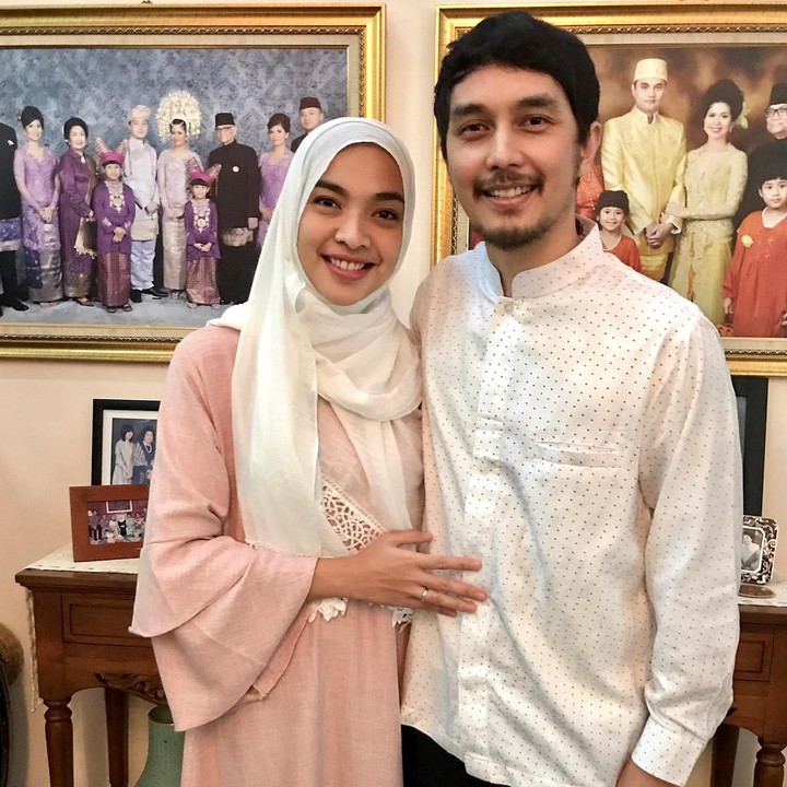 <p>Saat itu, usia janin dalam kandungannya baru minginjak enam minggu. (Foto: Instagram @tikabravani)</p>