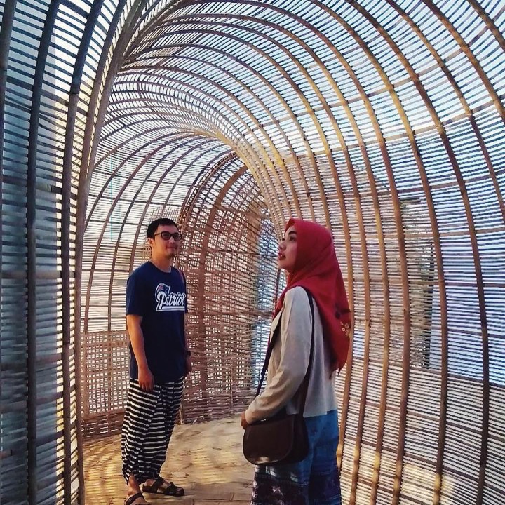 <p>Meski memiliki kesibukan masih-masing, mereka tetap meluangkan waktu bersama. (Foto: Instagram @tikabravani)</p>