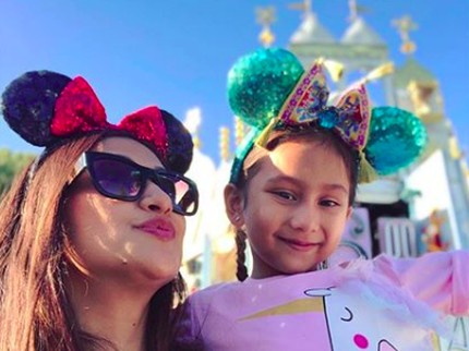 6 Momen Manis Rahma Azhari dengan Putri Kecilnya, Calyca