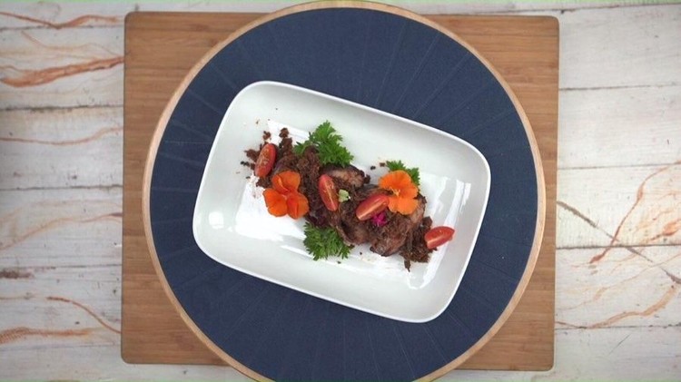 Resep Ikan Tongkol Sambal Roa cocok dinikmati saat makan siang.