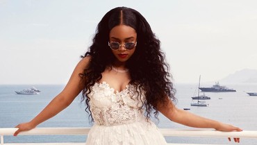 Lirik Lagu 21 - H.E.R