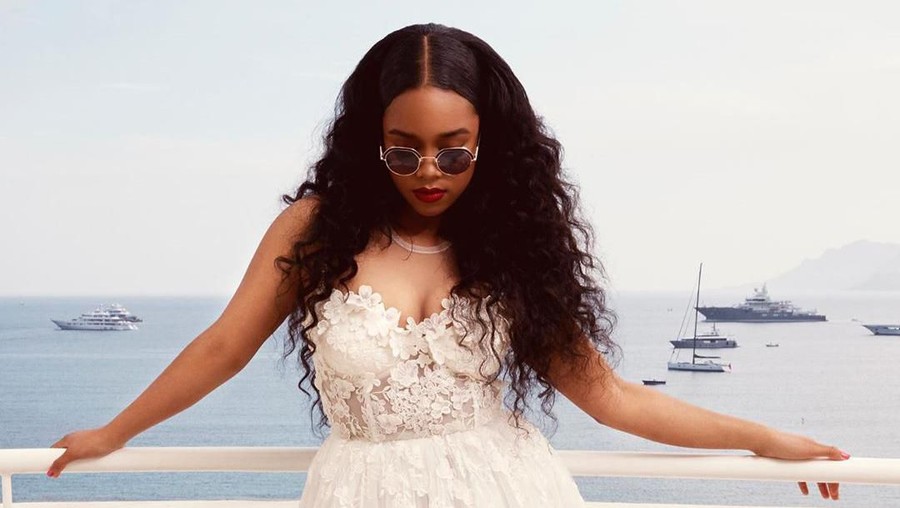 Lirik Lagu 21 - H.E.R Lirik lagu 21 yang dinyanyikan oleh H.E.R.