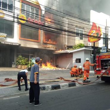 Terpopuler: Gerai Ayam Ruben Kebakaran hingga Jedun Bohong