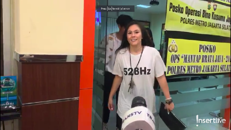Usai menjenguk Jefri Nichol, Wulan Guritno menyebut bahwa aktor muda itu sudah mulai menerima keadaan.