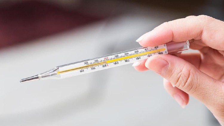 Cara Sigap Tangani Anak Kejang Demam Dokter menyarankan jangan terlalu panik saat anak kejang demam. Simak cara sigap untuk menanganinya, Bun.