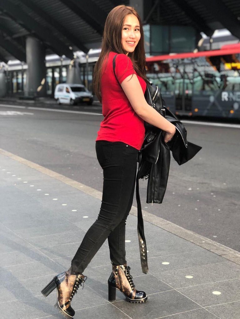 Gaya liburan mewah ala Ayu Ting Ting di luar negeri yang menghabiskan hingga ratusan juta rupiah.