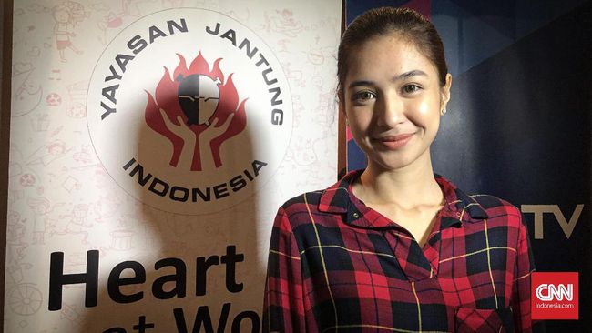 Mikha Tambayong dan Deva Mahenra resmi menikah di Bali pada hari ini, Sabtu (28/1).
