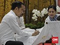 Jokowi dan Iriana Membatik Gurdo di Stasiun MRT Bundaran HI