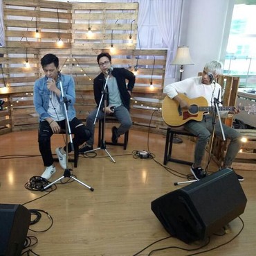 Lirik Lagu Mencari Cinta - NOAH feat. Bunga Citra Lestari