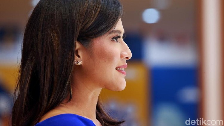 Dikatai bodoh oleh Menteri Yasonna Laoly, tapi nyatanya, Dian Satrio lulus kuliah dengan predikat cumlaude.