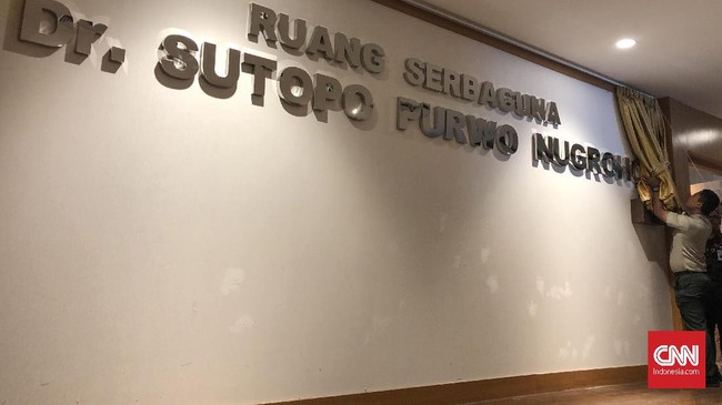BNPB meresmikan aula serba guna yang diberi nama 'Sutopo Purwo Nugroho' untuk mengenang jasa-jasa Sutopo selama bertugas menyampaikan kabar kebencanaan.