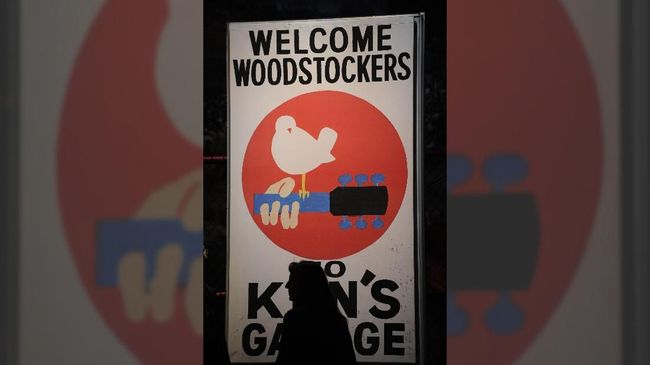 Dunia hiburan dikejutkan dengan kabar festival musik Woodstock 50 yang merupakan perayaan 50 tahun festival musik Woodstock 1969 resmi batal.