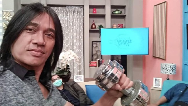 Lini masa Twitter dibanjiri ucapan duka dan doa atas meninggalnya Agung Hercules pada Kamis (1/8) sore akibat menderita kanker otak.