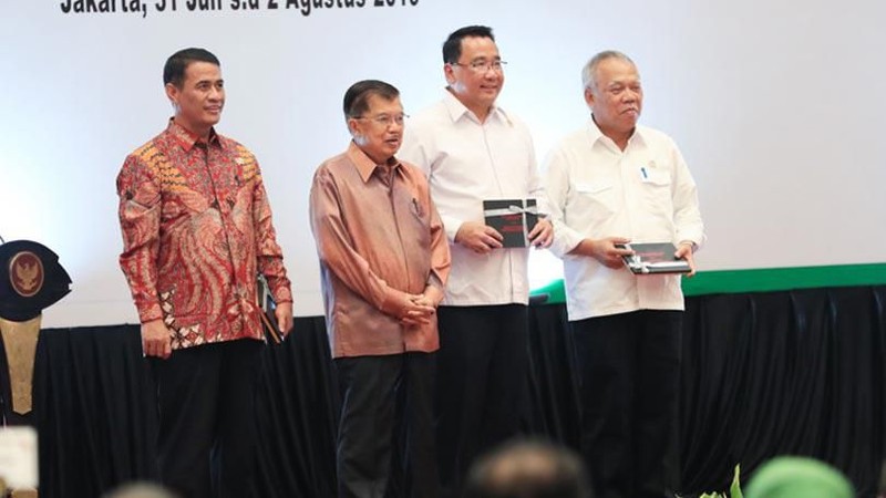 Pembangunan transmigrasi berbasis kawasan yang memiliki keterkaitan dengan kawasan sekitarnya membentuk suatu kesatuan sistem pengembangan ekonomi wilayah.