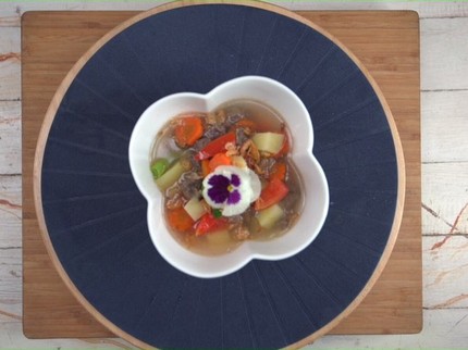 Resep Sop Sengkel Bening, Gurih Kuahnya Menggoda Selera