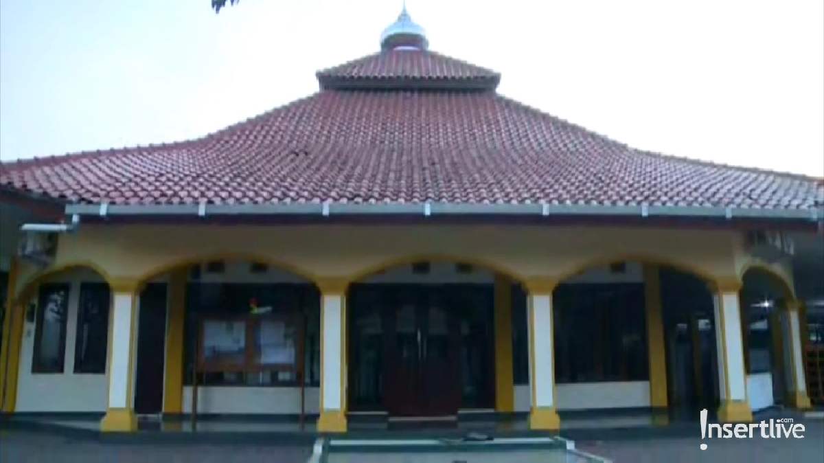 Beberapa potret terkini keadaan rumah duka disemayamkannya jenazah Almarhum Agung Hercules di Bandung&period;