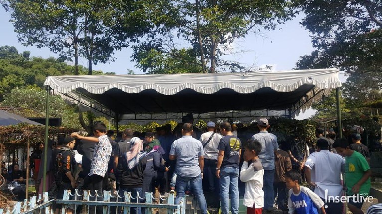 7 Potret Prosesi Pemakaman Agung Hercules Agung Hercules di dimakamkan di Tempat Pemakaman Umum (TPU) Cikutra, Bandung, Jawa Barat, Jumat (2/8).