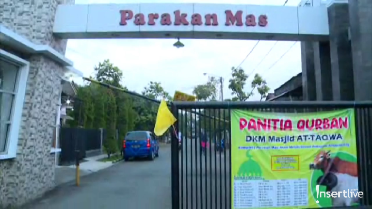 Potret Suasana Rumah Duka Alm. Agung Hercules di Bandung Beberapa potret terkini keadaan rumah duka disemayamkannya jenazah Almarhum Agung Hercules di Bandung.