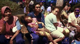 Warga Bertahan di Ketinggian Meski Peringatan Tsunami Dicabut