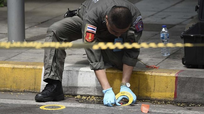 Kepolisian Thailand menyatakan menangkap tujuh pelajar SMK teknik setempat karena diduga terlibat ledakan bom di Bangkok pekan lalu.