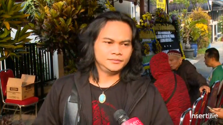 Mbah Mijan tak percaya dengan kabar meninggalnya Agung Hercules. Mbah Mijan yang langsung datang ke Bandung juga menceritakan sosok Agung Hercules.