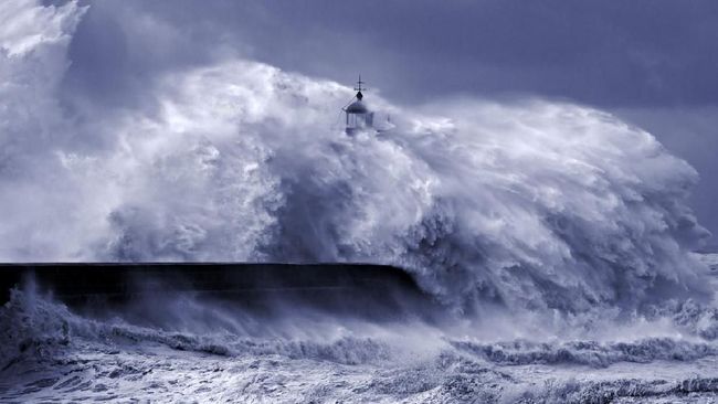 BMKG: Tsunami 20 Meter di Selatan Jawa Tak Dalam Waktu Dekat