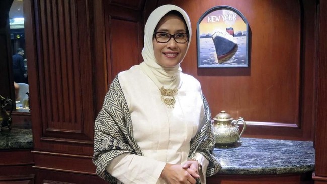 RUPS kembali mengganti pengisi posisi Plt Dirut PLN dengan mengangkat Sripeni Inten Cahyani menggantikan Djoko Rahardjo Abdulmanan.