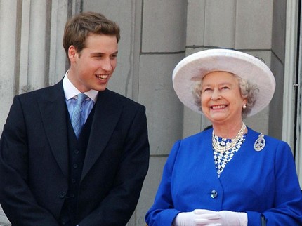 Throwback Momen Manis Ratu Elizabeth II & Pangeran William Kecil