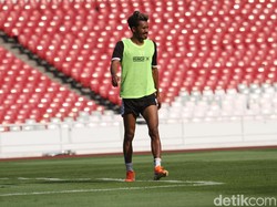 Alfin Tuasalamony Bantah Kabar Didekati PSM dan Persija