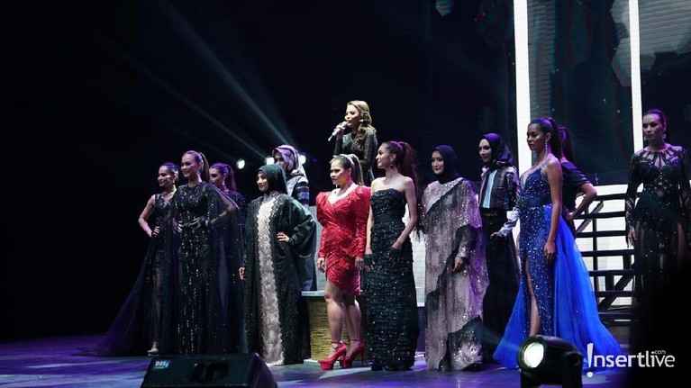 Intip Keseruan Konser Musikal Ivan Gunawan Live On Stage: Story of My Life Intip keseruan acara konser Ivan Gunawan bertajuk Story of My Life yang digelar pada Jum'at (2/8) di Ciputra Artpreneur, Lotte Shopping Avenue, Jakarta Selatan