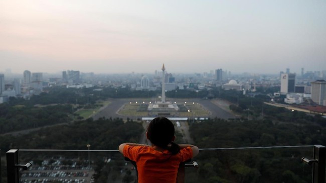Fraksi NasDem di DPRD DKI meminta Gubernur Anies segera menerapkan kebijakan lain untuk mengatasi persoalan polusi udara di Jakarta.