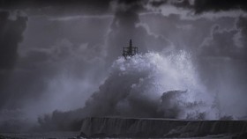 Netizen Kaget soal SMS Salah Peringatan Tsunami