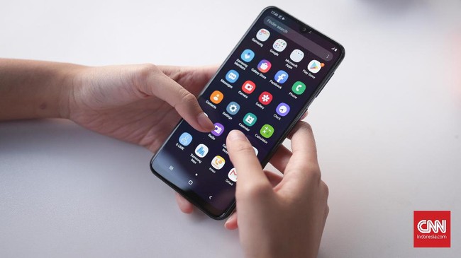 CNNIndonesia.com berkesempatan menjajal Galaxy M30 yang merupakan generasi penerus Galaxy M20 dengan baterai berkapasitas besar.