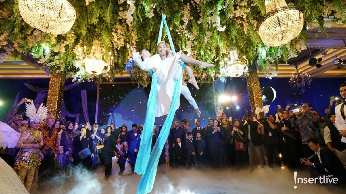 Tania Nadira dan Abdullah Alwi kembali menggelar resepsi mewah di sebuah hotel mewah di Jakarta&period;