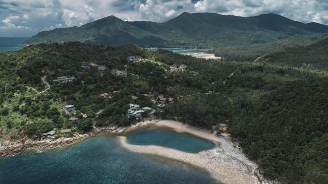 Usai Phuket, Thailand kembali membuka tiga pulau lainnya untuk turis asing yang telah divaksin di tengah lonjakan kasus Covid-19.